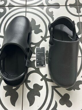 Nike Mens 9/Women 10 Calm Mule Slip-On - Black
